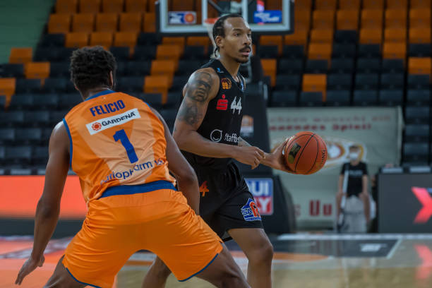 纳的比赛中 纳的比赛中