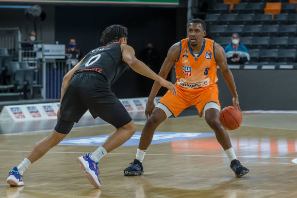 次审视国内 次审视国内