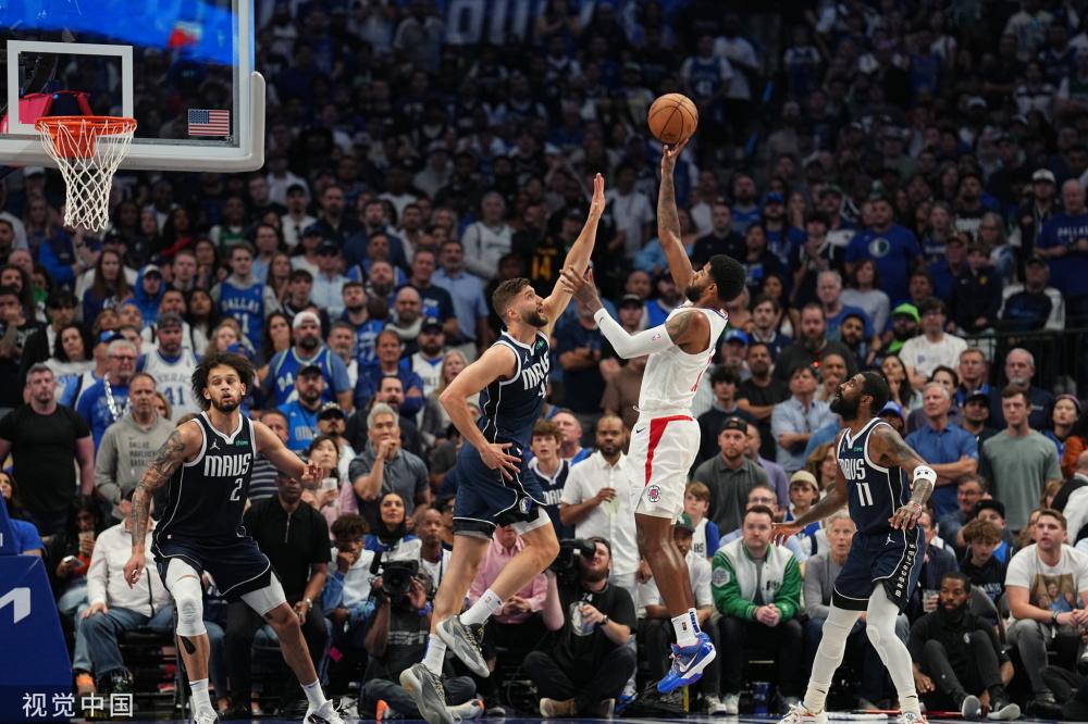 将球交给了 将球交给了